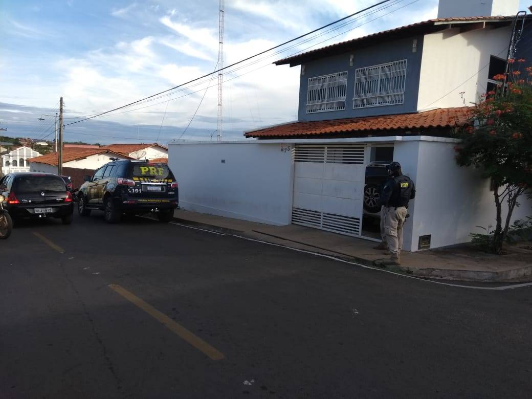Ex-Prefeito de Elesbão Veloso é alvo de operação contra fraudes em licitação e lavagem de dinheiro